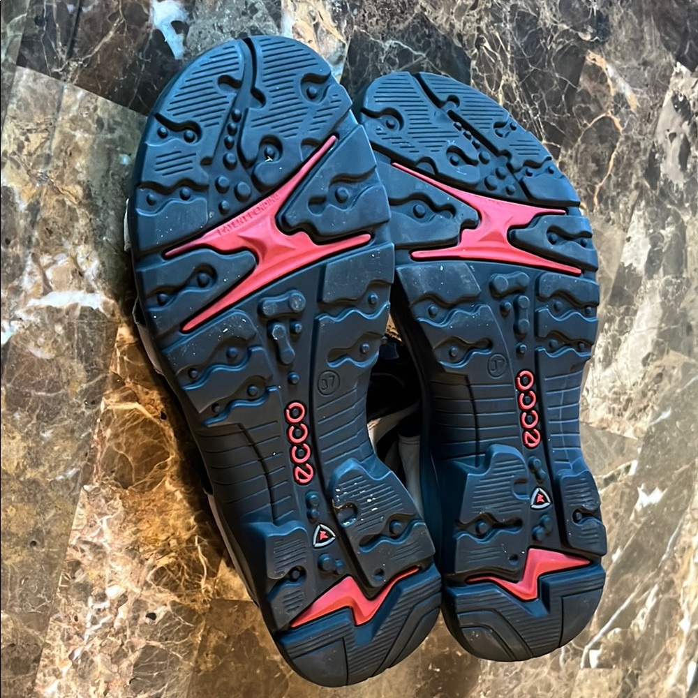 Ecco Women’s Sandals in Black and Tan - Picture 6 of 6